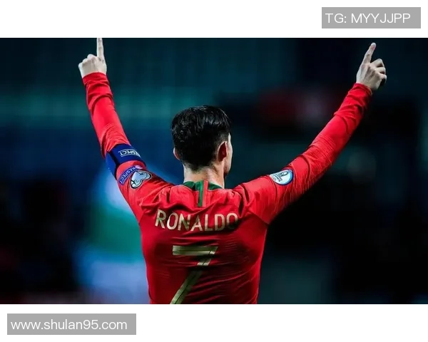 穿上红色球衣的足球球星是谁 他们的辉煌成就和传奇时刻揭秘