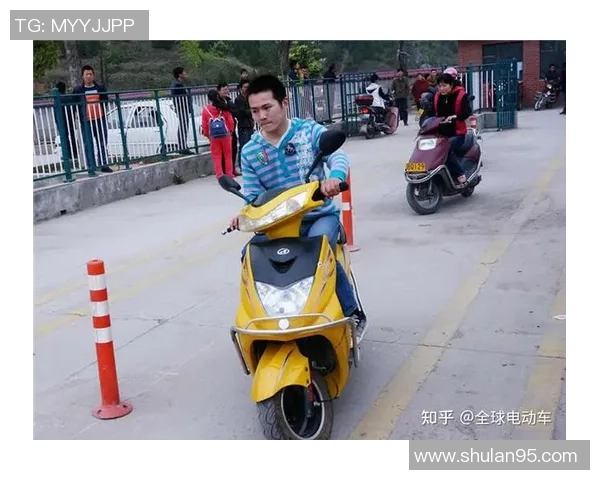 足球明星骑三轮车回乡探亲引发热议背后故事曝光