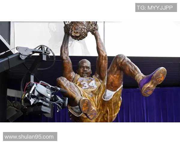 手工制作足球球星人物雕像的艺术魅力与创作心得分享